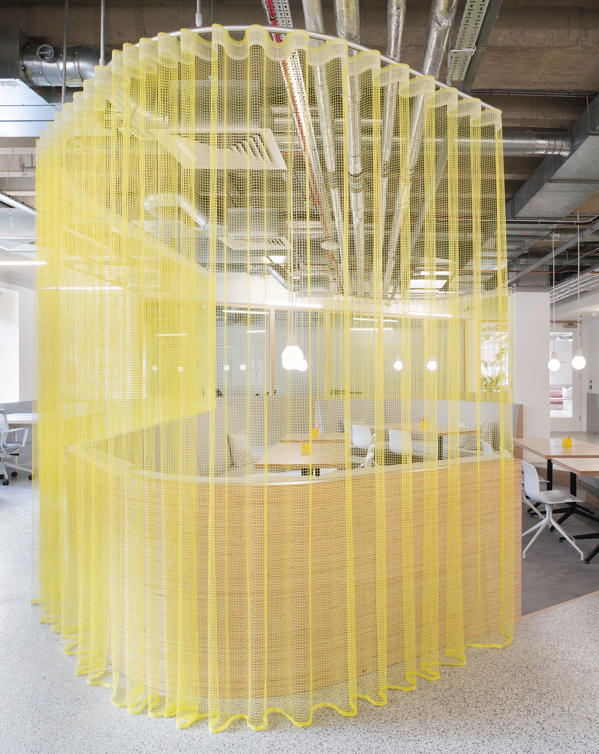Vorhangschiene - Vorhang transparent - gelb - Création Baumann