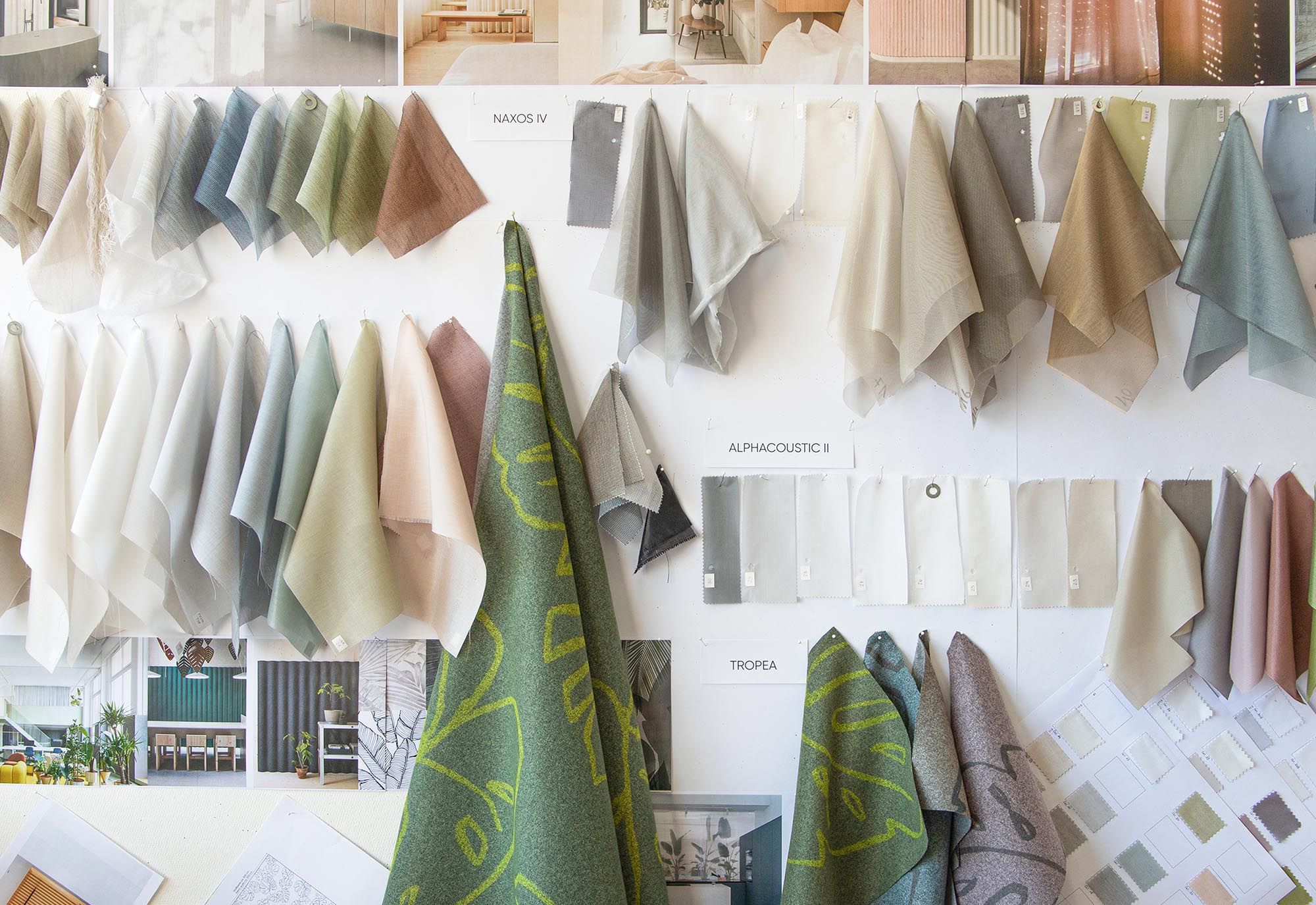 Moodboard von Création Baumann zu den Neuheiten zur akustischen und visuellen Raumzonierung.