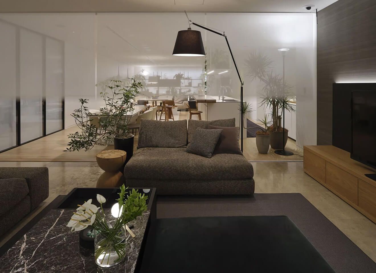 オフィス用 ロールスクリーン納品事例『Arflex Tokyo』